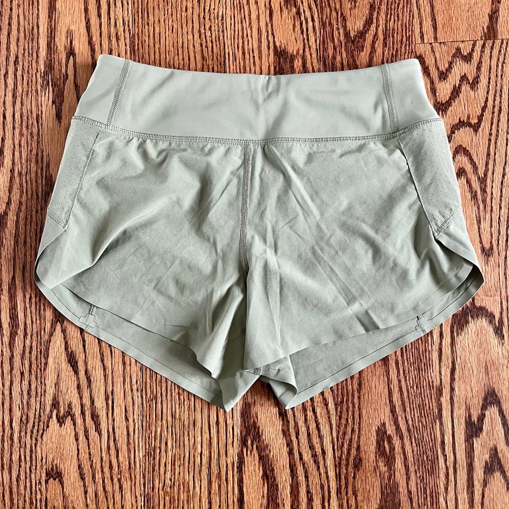 Athleta Run With It 3.5 Short
